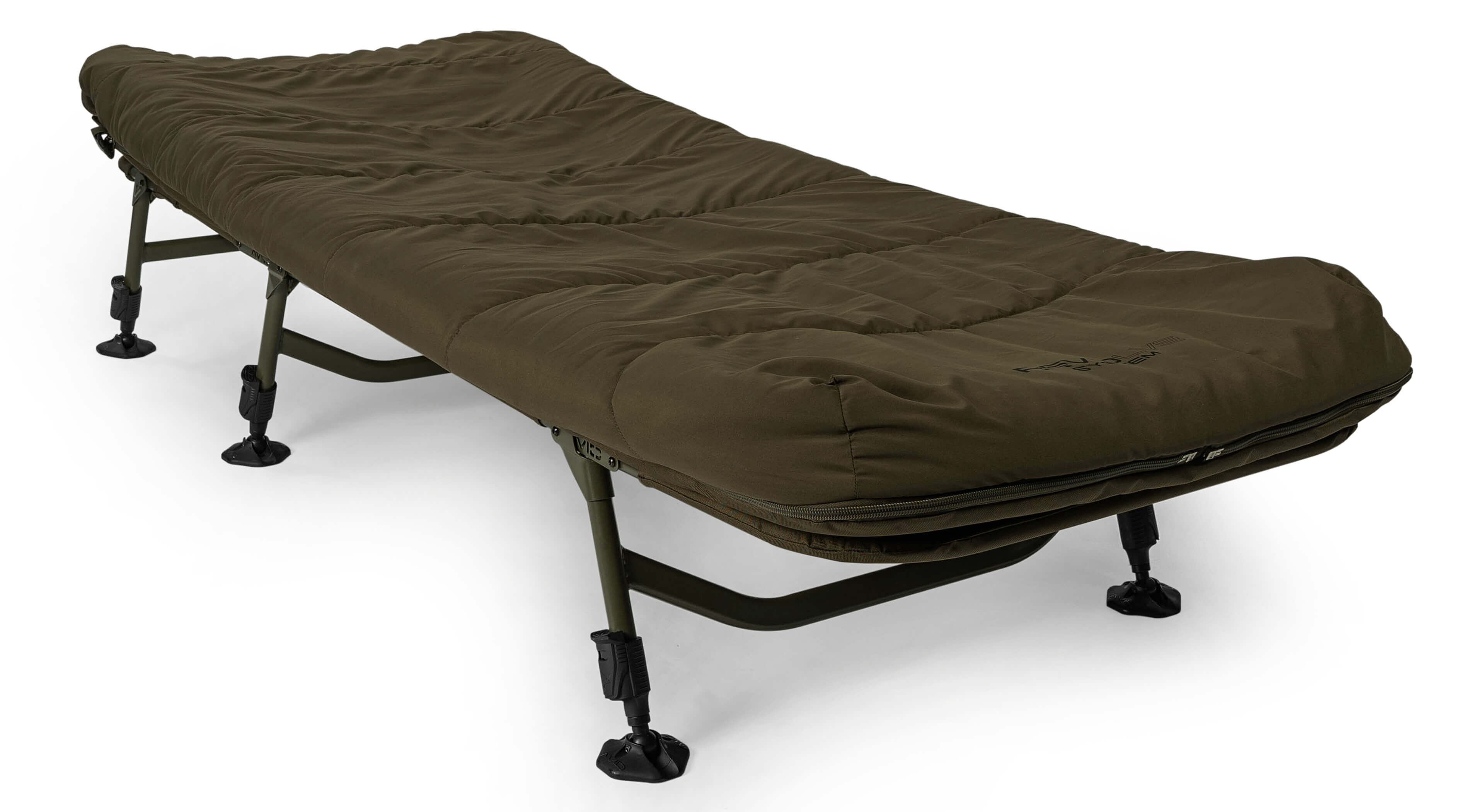 Avid Revolve System - Letto per carpa + sacco a pelo 4 stagioni Comodo lettino da pesca per lunghe notti in riva all'acqua, perfetto per i carpisti in cerca di relax.