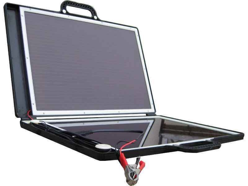 Solarladegeraet-im-Koffer-png Tragbares Solarpanel-Ladegerät für Angler, perfekt für die Stromversorgung von Angelausrüstung.