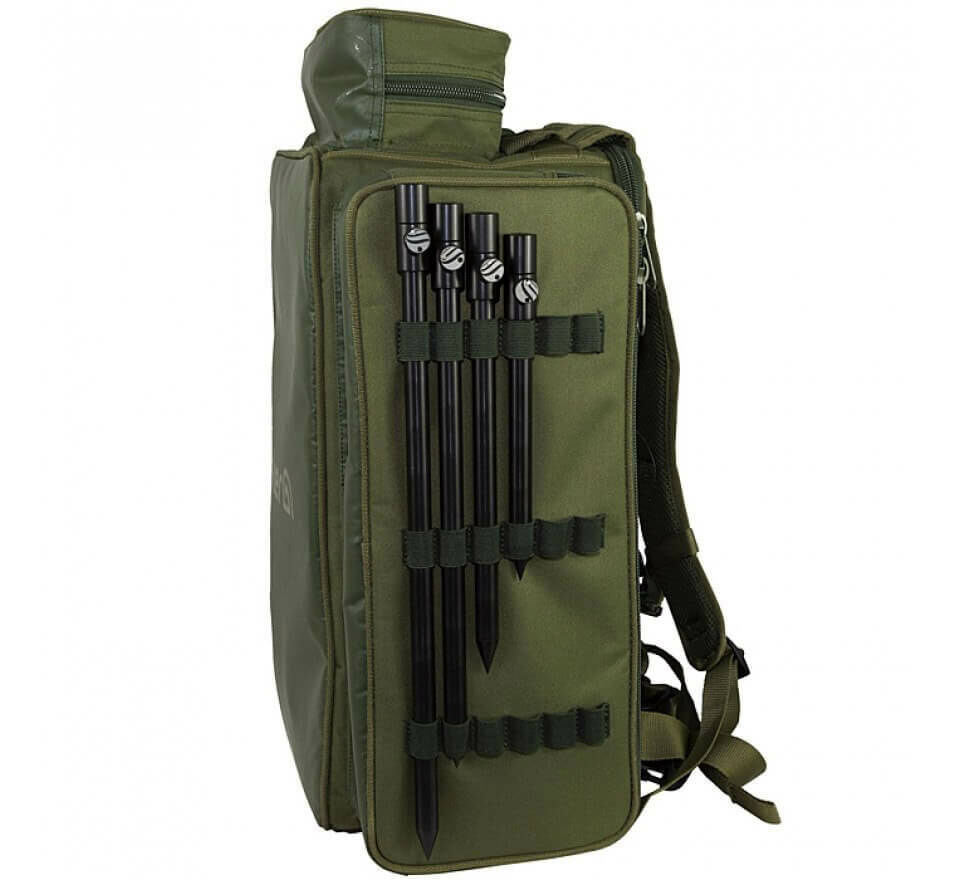 trakker-rucksack-204308-2 Robuste Angeltasche mit Rutenhaltern, perfekt für Karpfenangelbegeisterte.