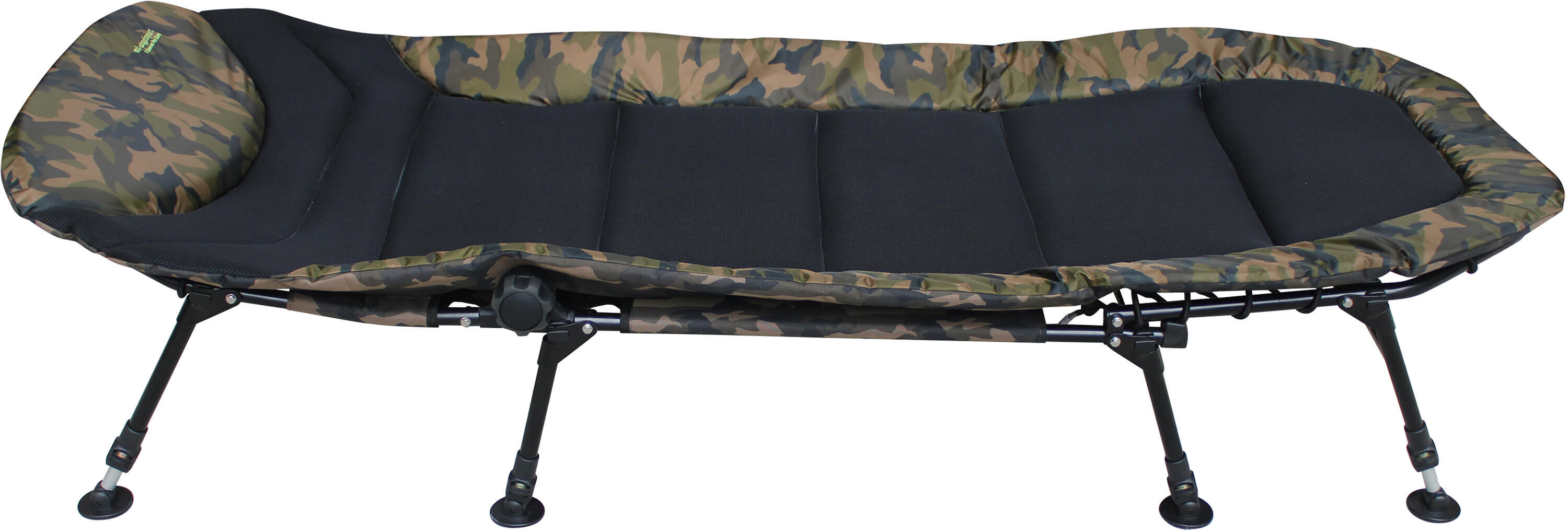Pohodlné camo rybářské lehátko pro rybáře, ideální pro dlouhé sezení u vody.