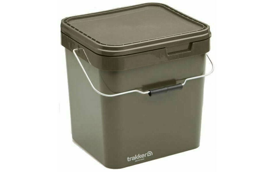 trakker-futtereimer-17-liter Duurzame visemmer voor het opbergen van aas en uitrusting, essentieel voor karpervissers.