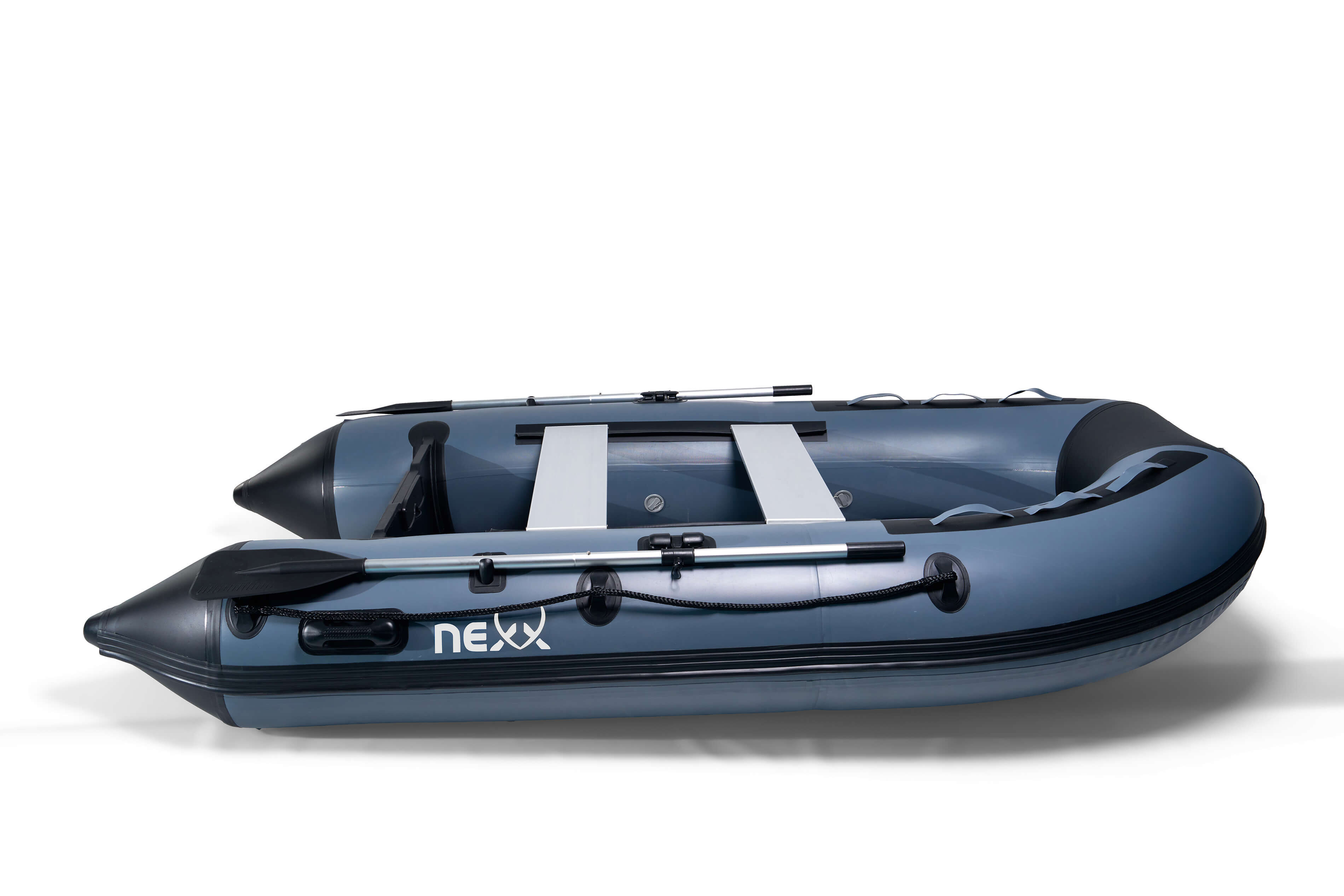 Robustes Schlauchboot, perfekt für Karpfenangelabenteuer auf dem Wasser.