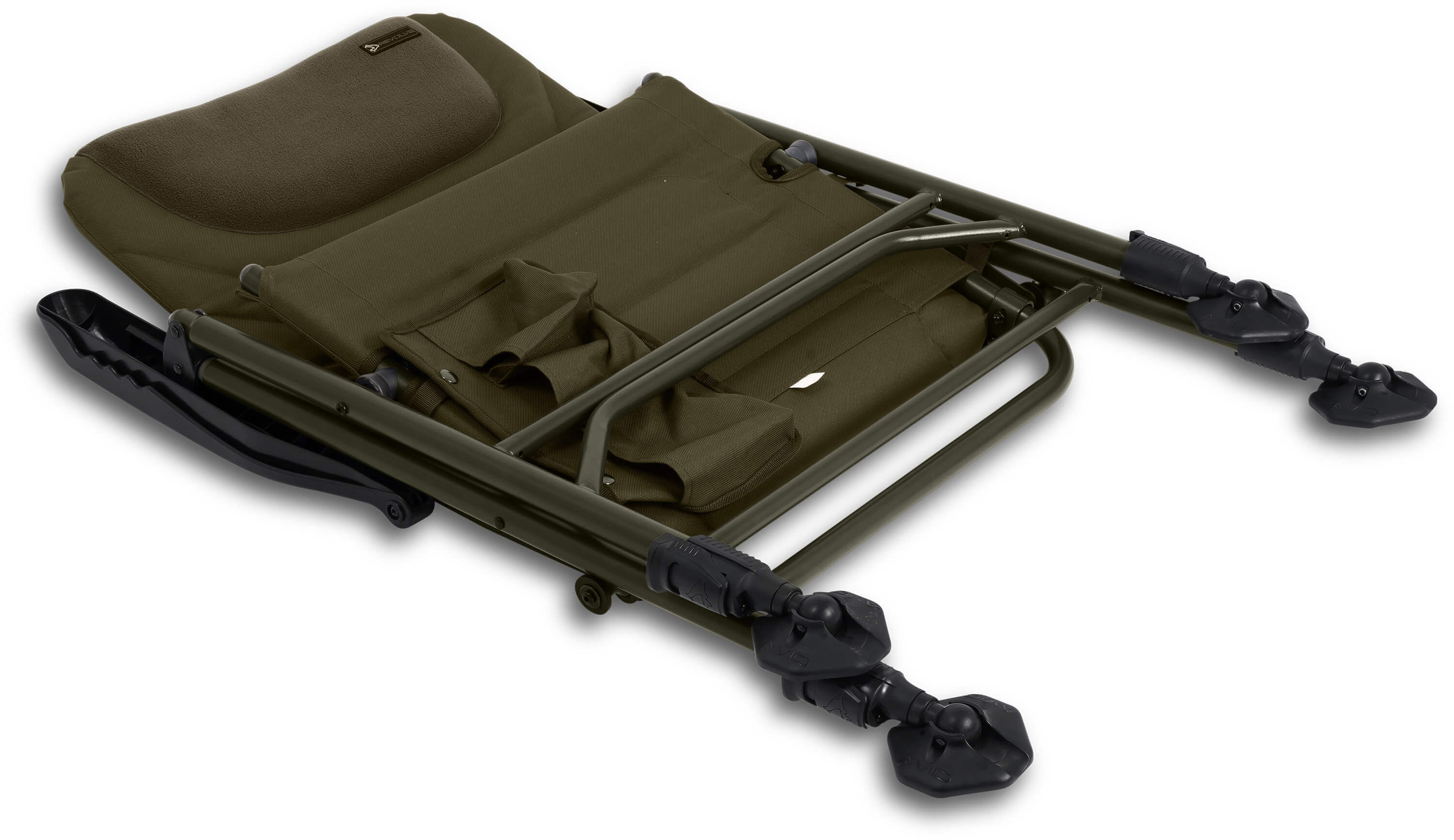 Cómoda silla de pesca plegable diseñada para pescadores de carpas, perfecta para largas sesiones.