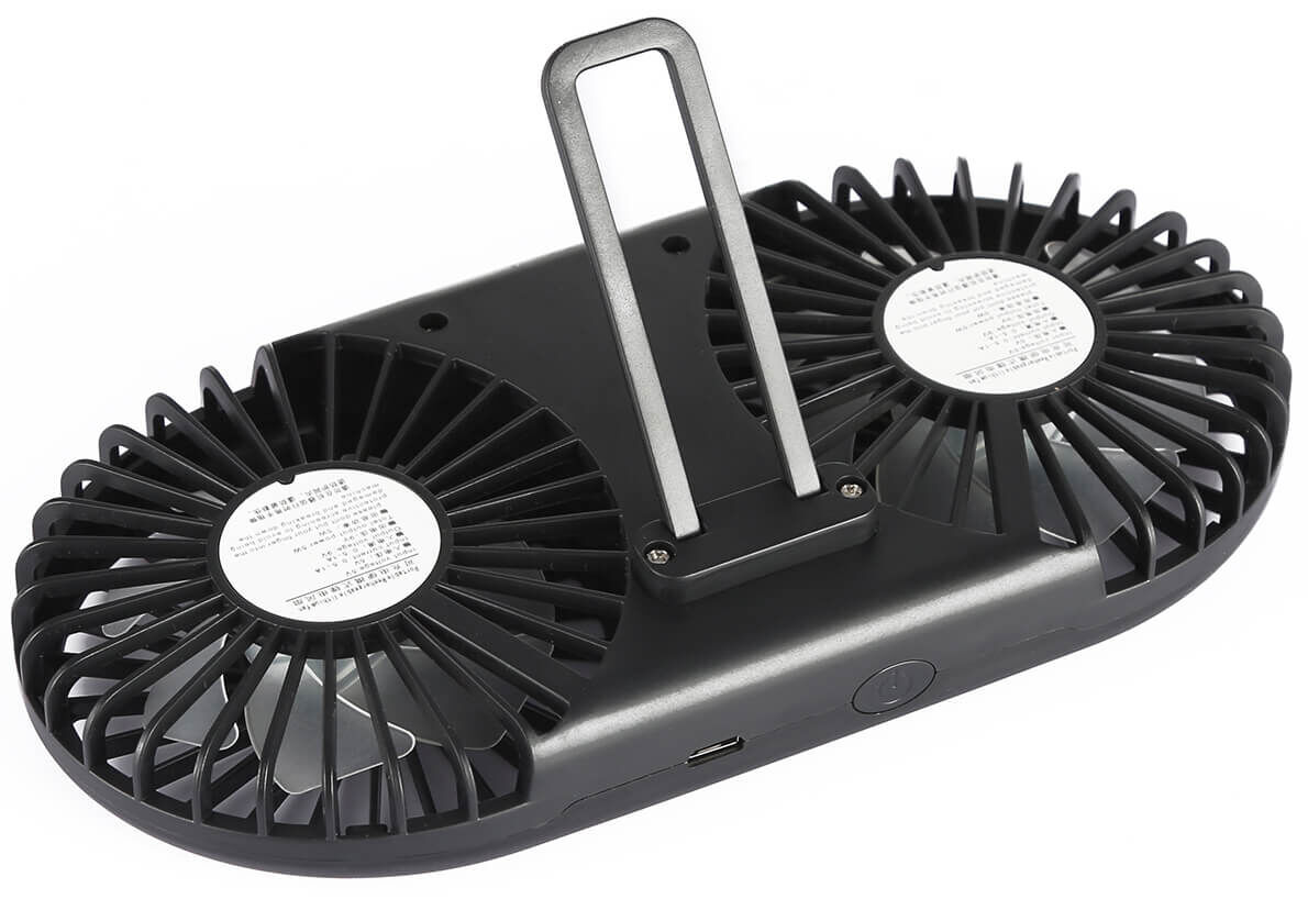 zeltluefter-3 Der USB-Lüfter kann auch auf dem Schreibtisch aufgestellt werden.