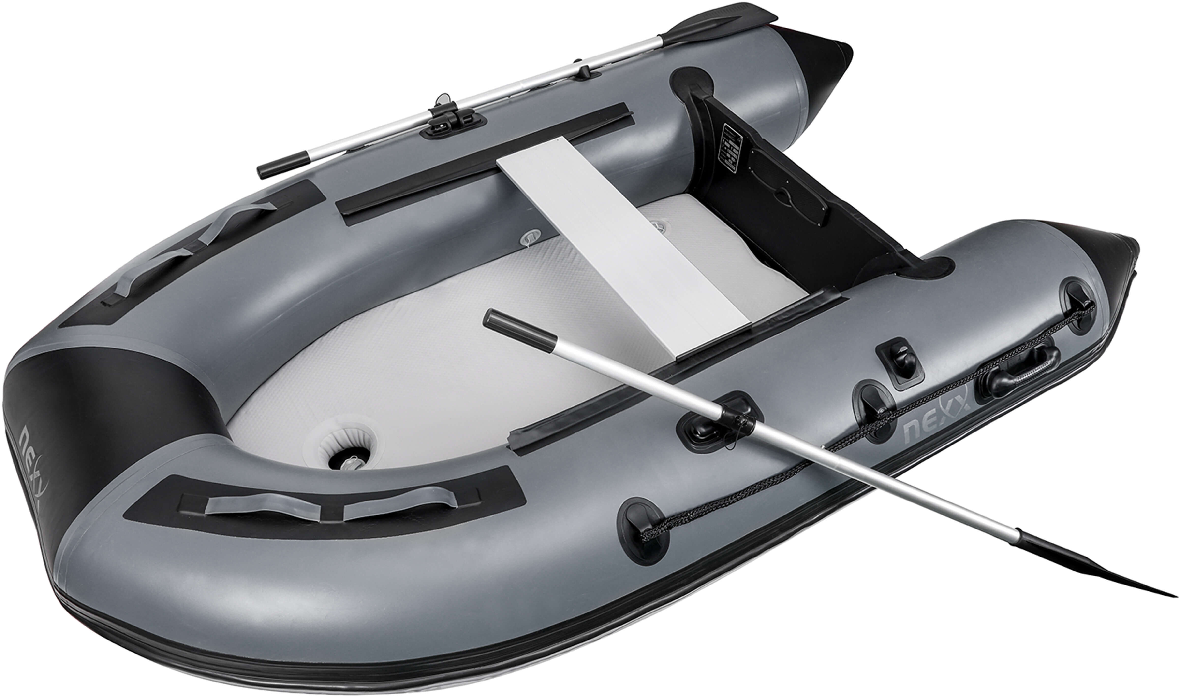 Bateau de pêche gonflable compact parfait pour les pêcheurs de carpes en quête d'aventure.