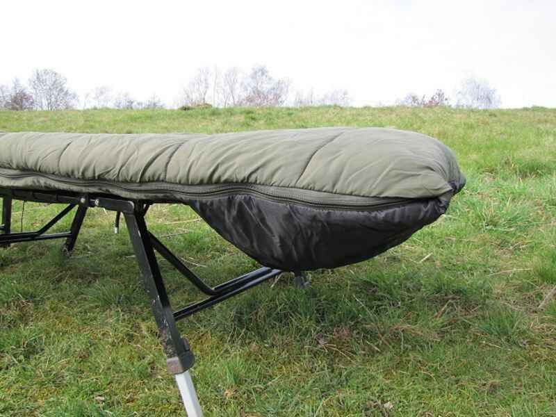 PRO-ZONE-4-Season-Schlafsack-2012-fuer-das-Fruehjahr-bis-zum-Herbst-_b8-png Cómoda silla cama de pesca para pescadores de carpas, perfecta para largas sesiones junto al agua.