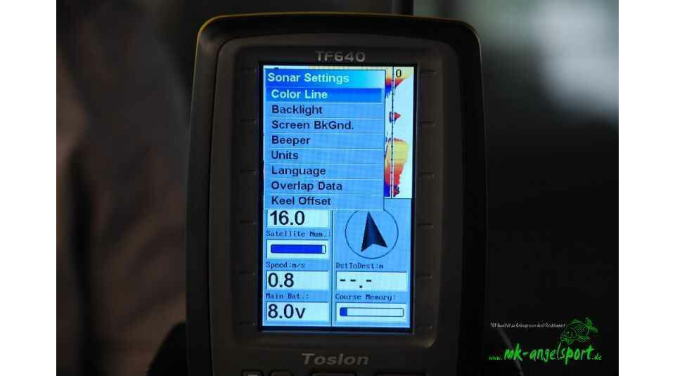 Earthsystem-Farbecholot-mit-GPS-und-Kompass_b6-png Dispositivo sonar che visualizza le impostazioni per un'esperienza e una navigazione ottimali nella pesca alla carpa.