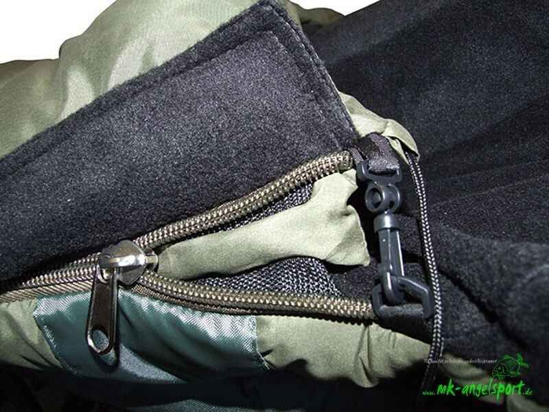 PRO-ZONE-DLX-5-Season-Schlafsack-_b8-png549c1777608f0 Close-up van een duurzame ritssluiting op een visslaapzak voor karpervissers.