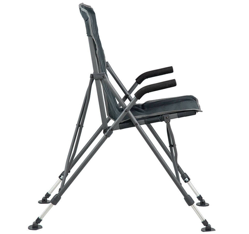 camping-stuhl-hoch-2 Cómoda silla de pesca diseñada para largas horas de pesca de carpas con patas regulables.
