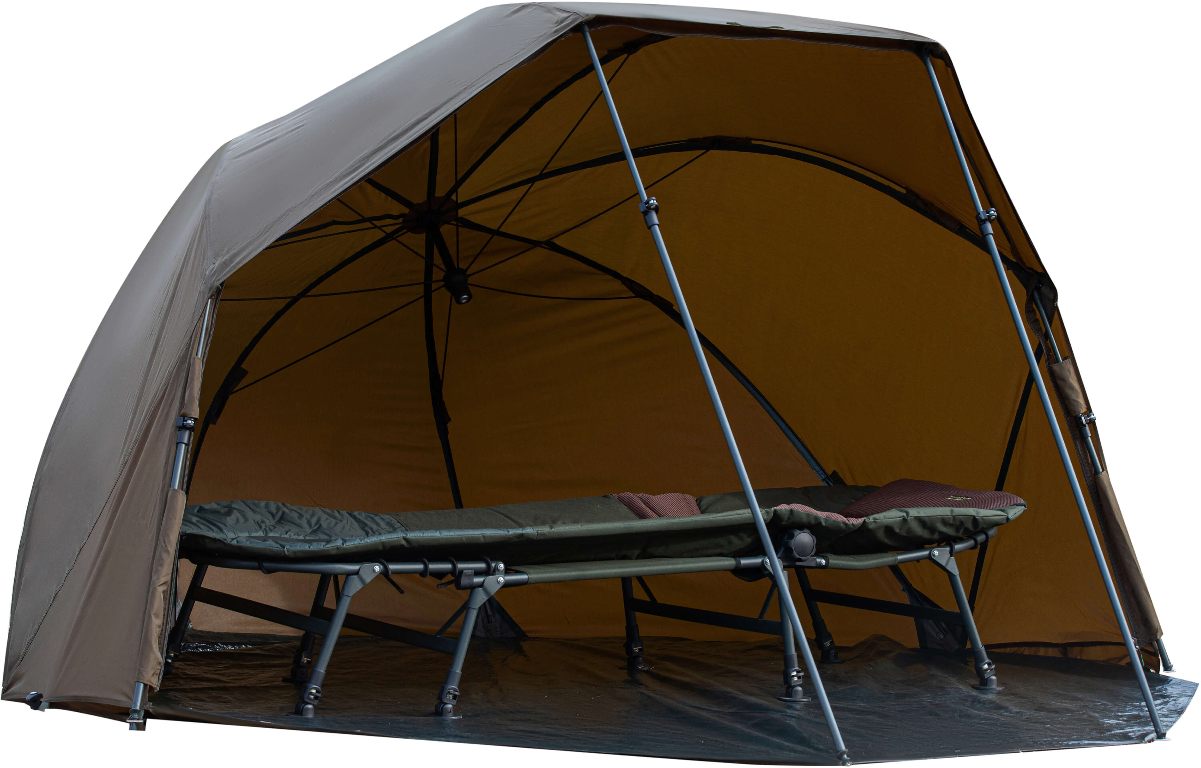 Cómodo refugio de pesca con sillón cama para una relajante experiencia de pesca de carpas.