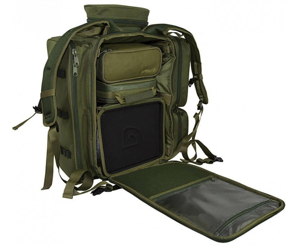 trakker-rucksack-204308-1 Robuster Angelrucksack mit mehreren Fächern für Karpfenangelausrüstung.