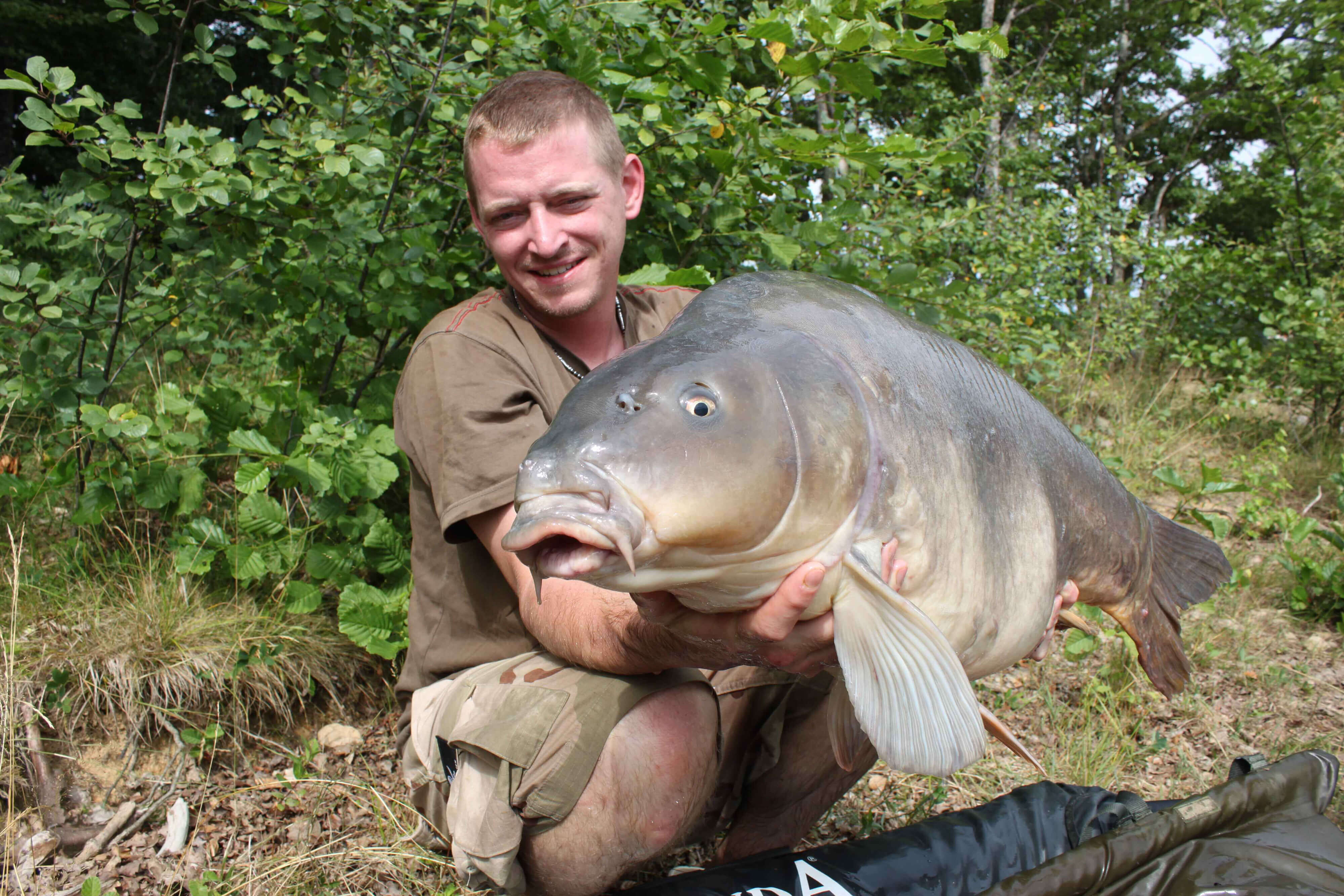 021dWGeCBhal1YwJa Angler, Fisch, Karp, Fischerei, Ufer