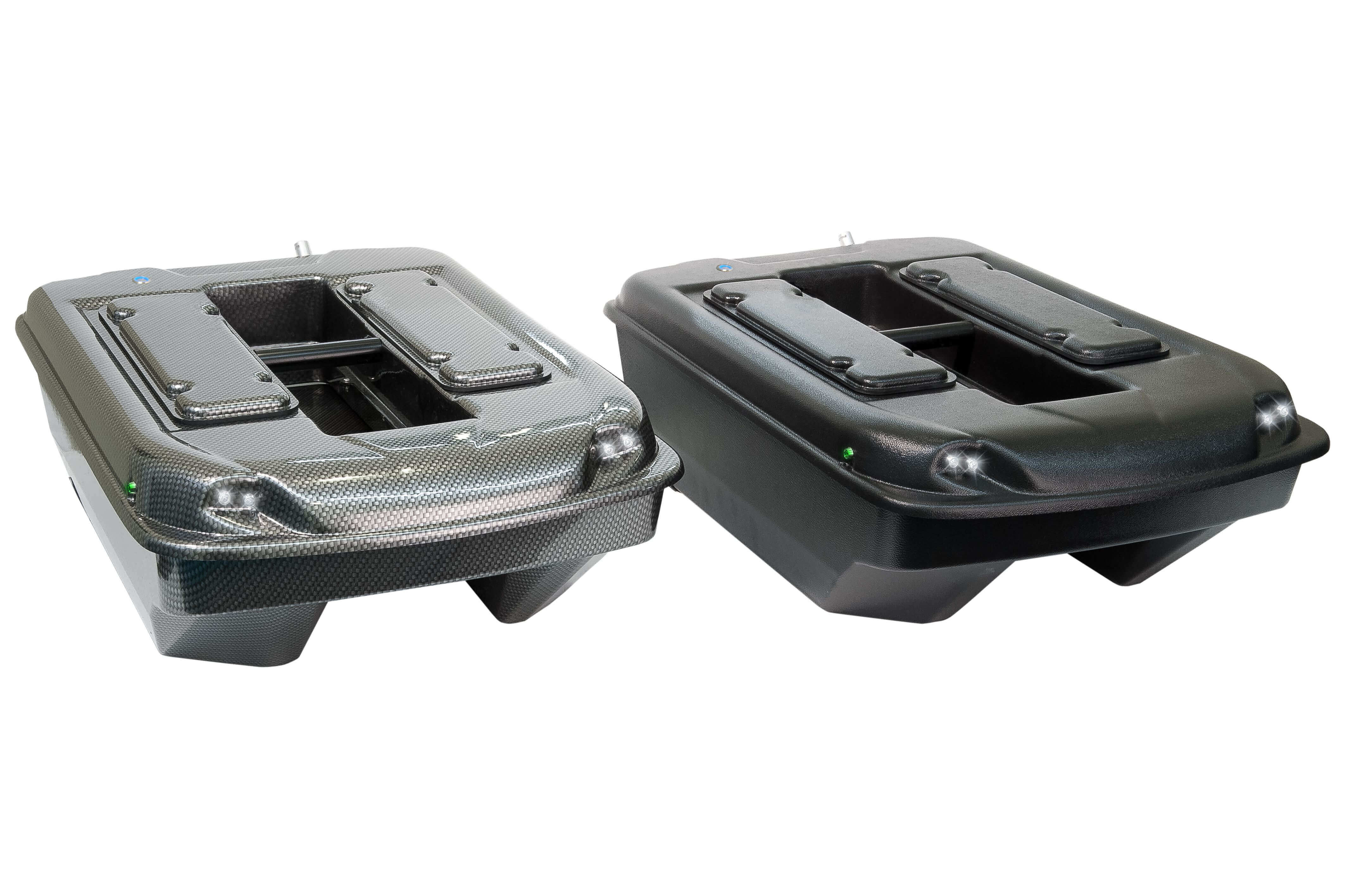xxl-2020-futterboote Zwei fortschrittliche Köderboote für Karpfenangler mit elegantem Design.
