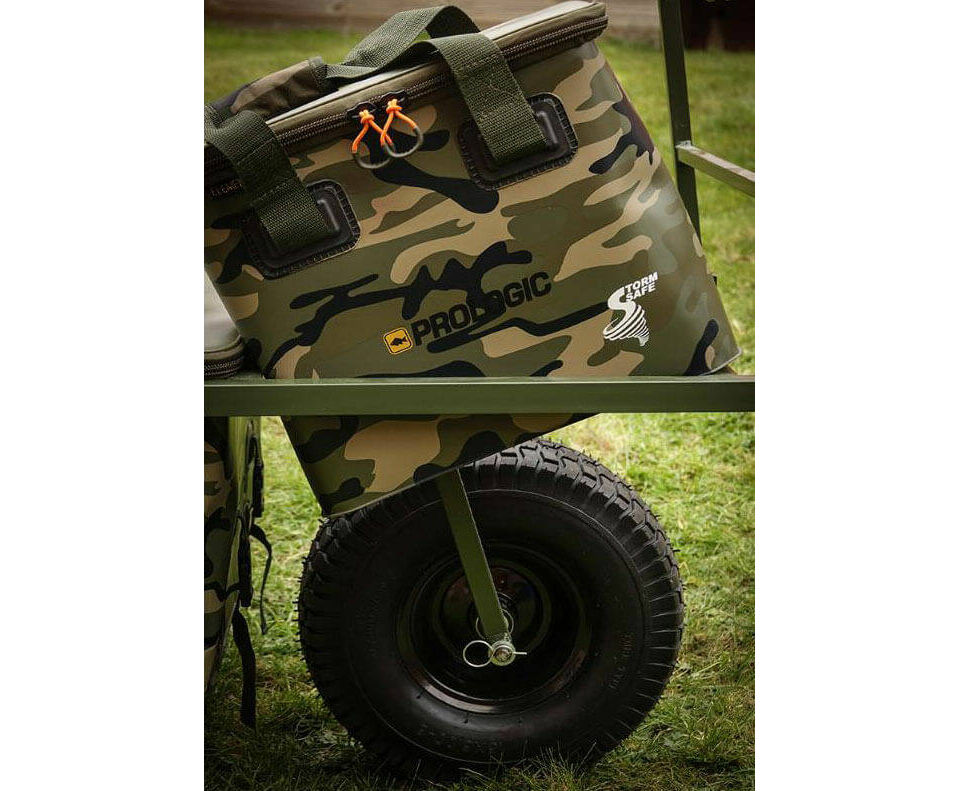 prologic-thruster-72705-6 Die Prologic Barrowr wurde so konzipert, dass verschiedene Taschengrößen optimal in das Gestänge eigehangen werden können.