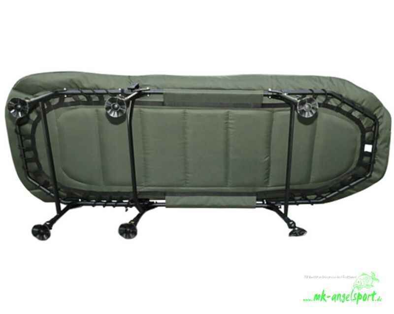 HOT-SPOT-Stalker-3-Leg-Bedchair_b3-png Comoda poltrona letto da pesca per carpisti, perfetta per lunghe sessioni in acqua.
