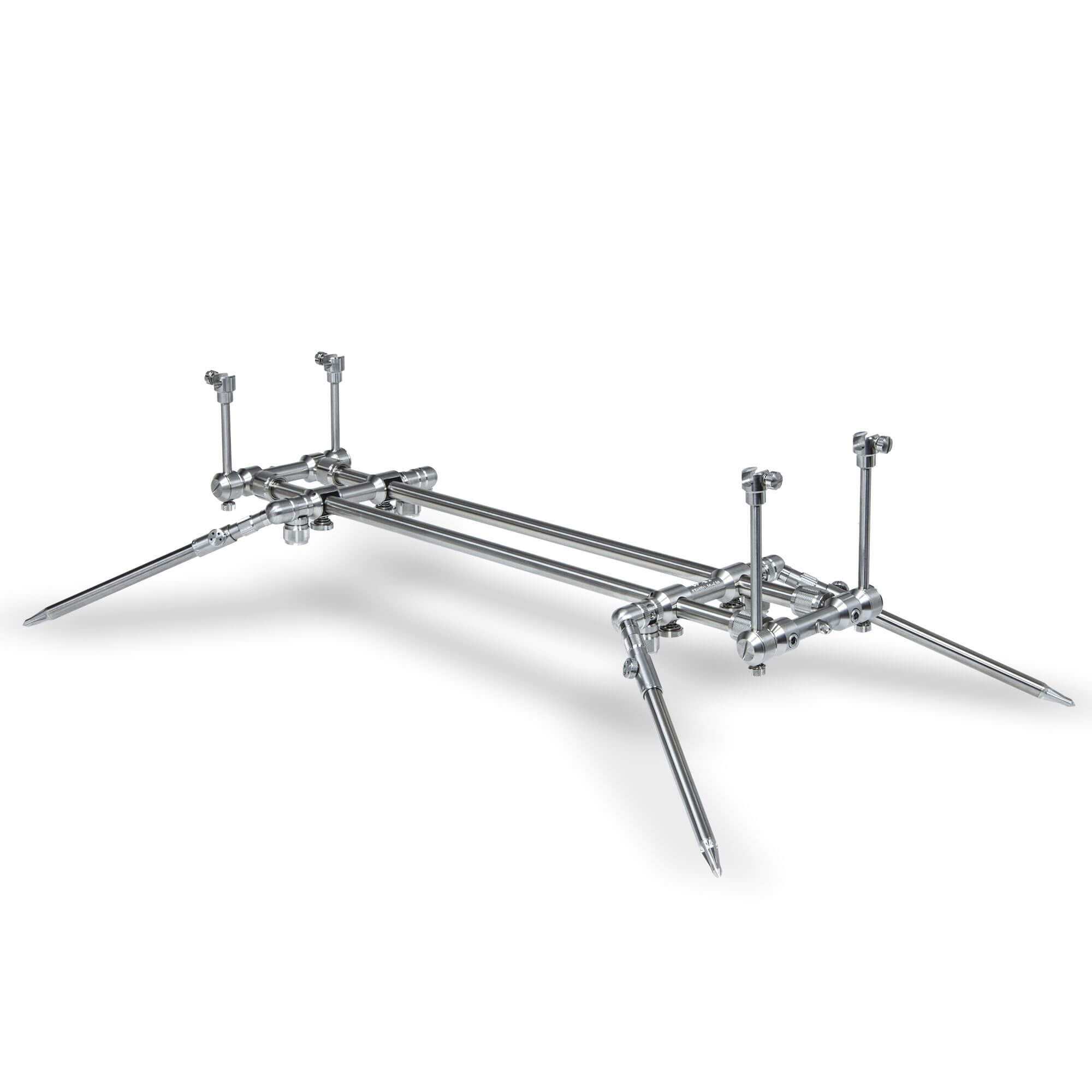 solar-tackle-p1-universal-pod Da die Standbeine telsekopierbar sind, kann das Solar P1 Pod auch ganz flach gefischt werden.