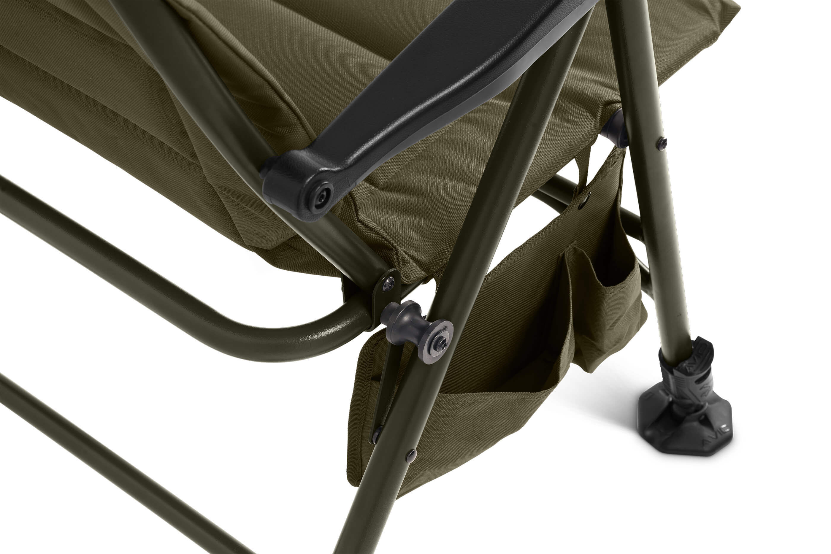 Cómoda silla de pesca con almacenaje, perfecta para largas sesiones de pesca de carpas.
