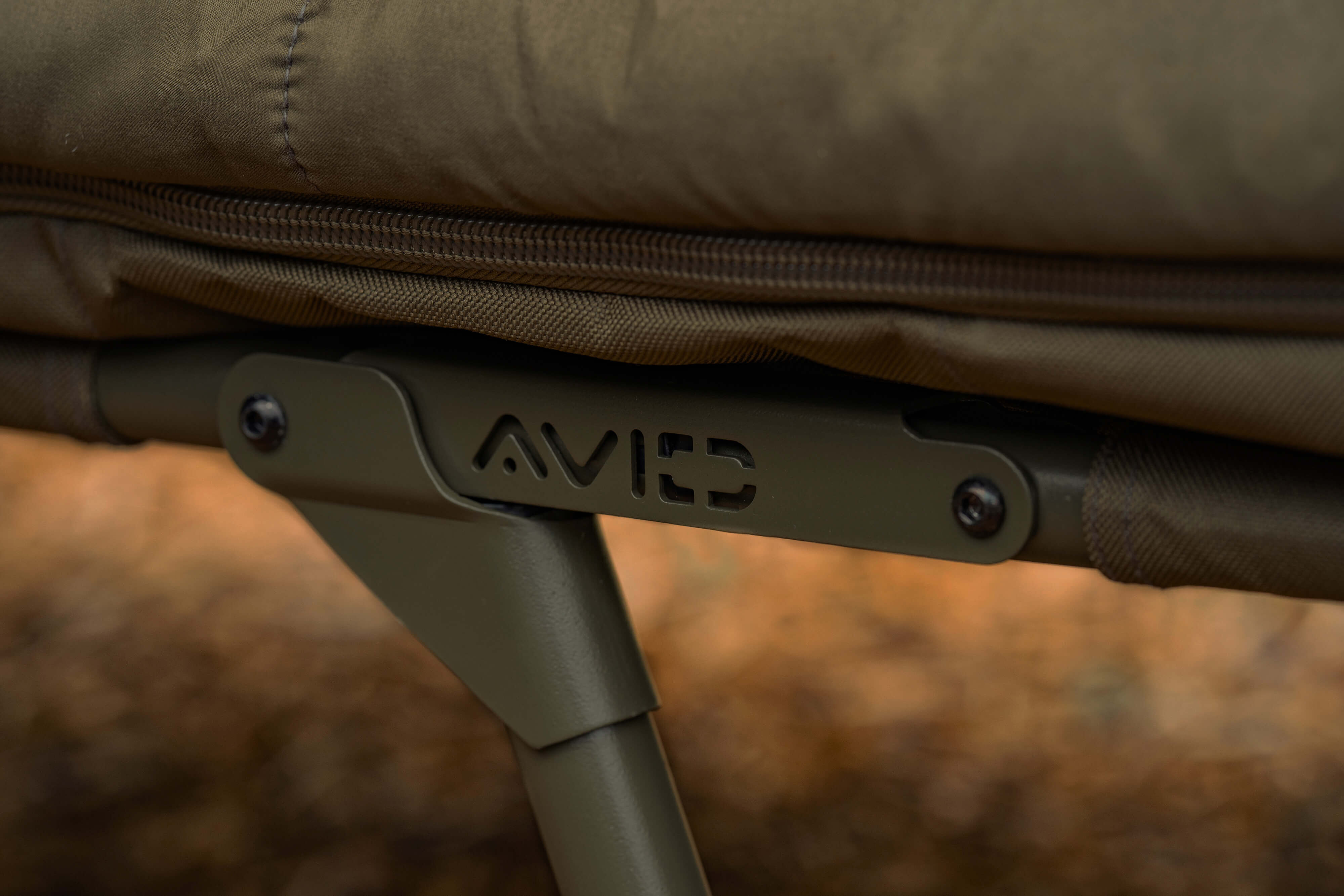 Avid Revolve X System - 8-Bein Karpfenliege + XL Schlafsack