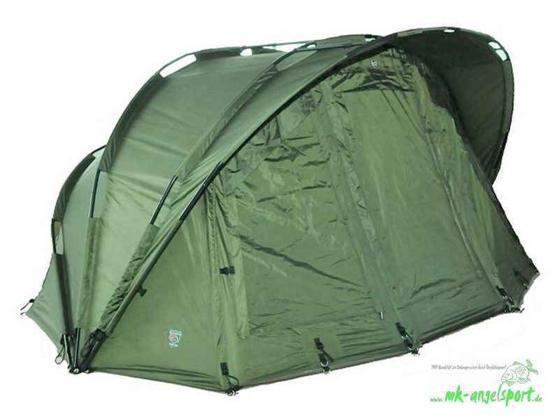 PRO-ZONE-SX-2-Man-XLarge-Bivvy_b3-png Resistente tenda da pesca verde che fornisce riparo ai pescatori di carpe durante le gite all'aperto.