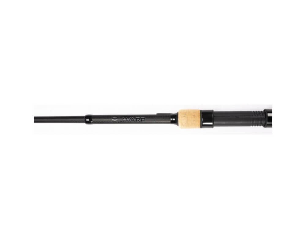 nash-t1472-carprod-10ft-handteil Die Nash Dwarf Carp Rod besitzt ein Schnurclip sowie ein kleines Kork Finish am Anfang des Handteils.