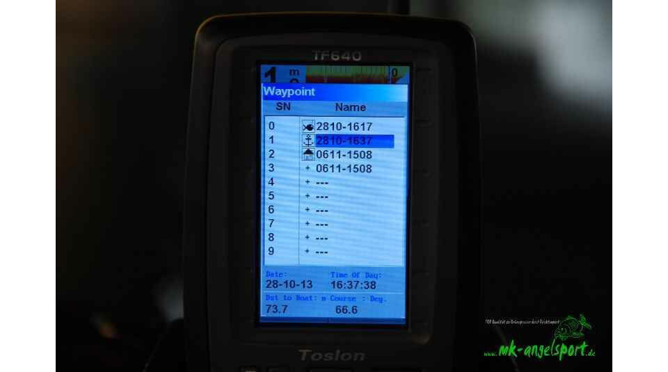 Earthsystem-Farbecholot-mit-GPS-und-Kompass_b4-png Schermata GPS per la pesca che mostra waypoint per posizioni e dati per la pesca alla carpa.