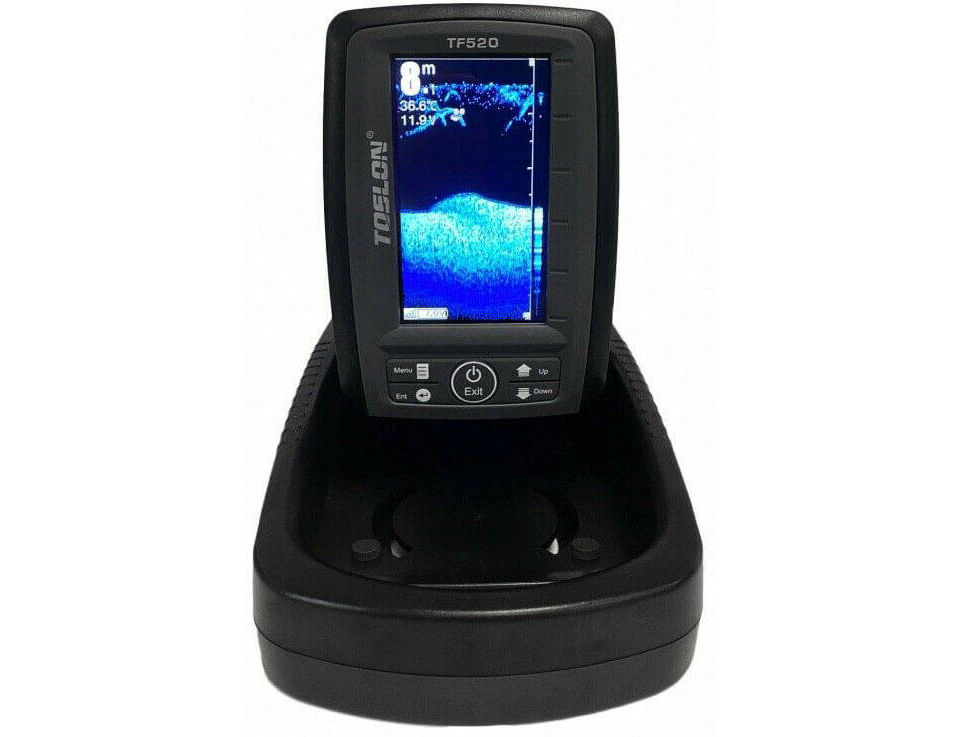 tf520-2 Bei diesem Toslon Echolot kann die Hintergrundfarbe ganz leicht konfiguriert werden.