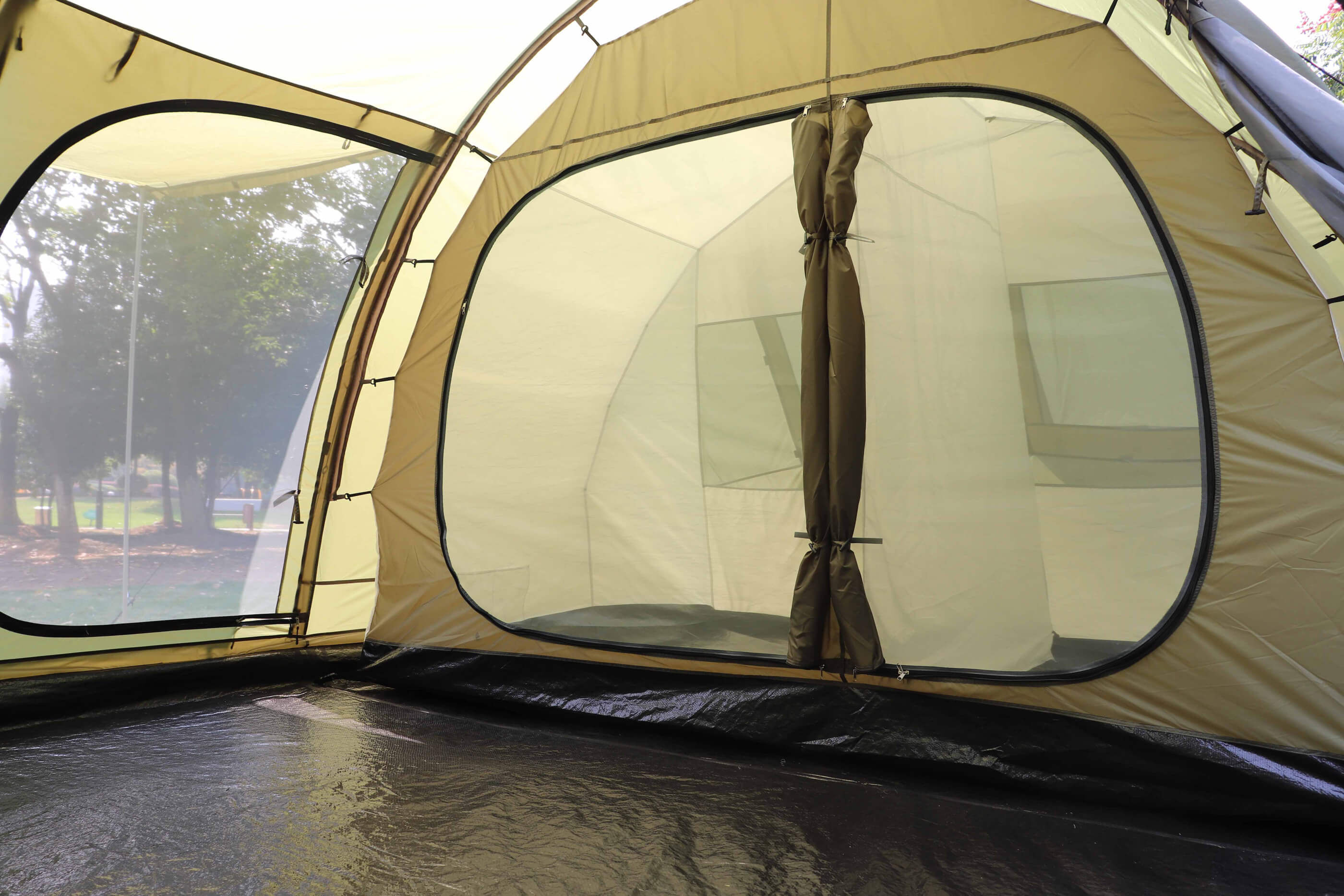 tunnelzelt-4-personen-8 Der einfache Aufbau der aufblasbaren Tunnelzeltkonstruktion sorgt für ungetrübten Urlaubsspaß und machen den Campingurlaub zu einem Highlight für die ganze Familie.