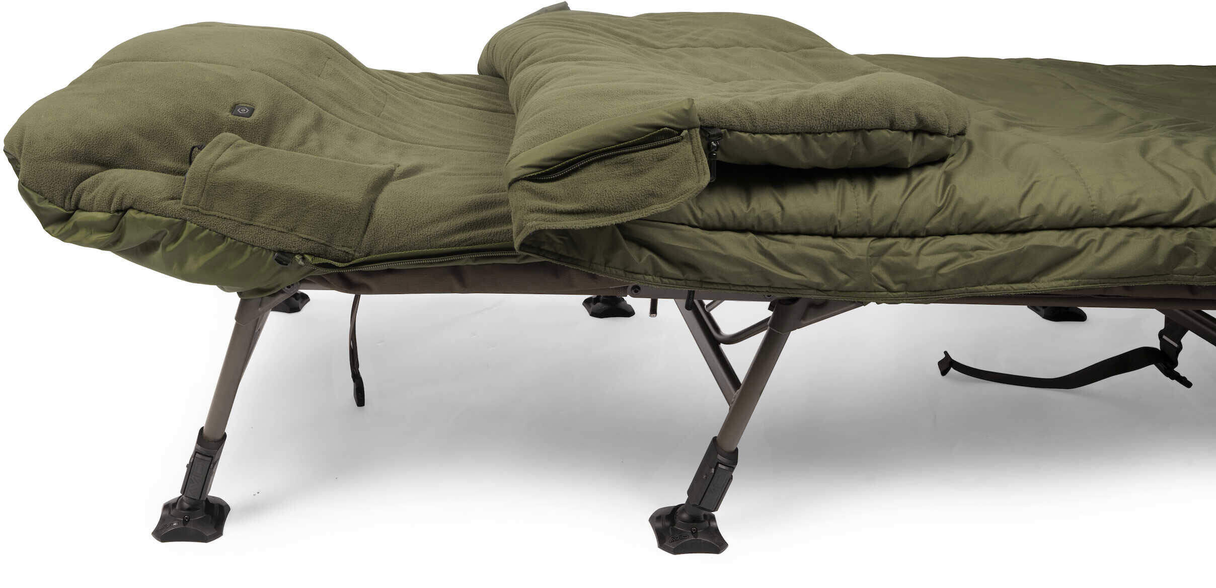avid-AP-00411-6 Comoda poltrona letto da pesca per carpisti, perfetta per lunghe sessioni in acqua.