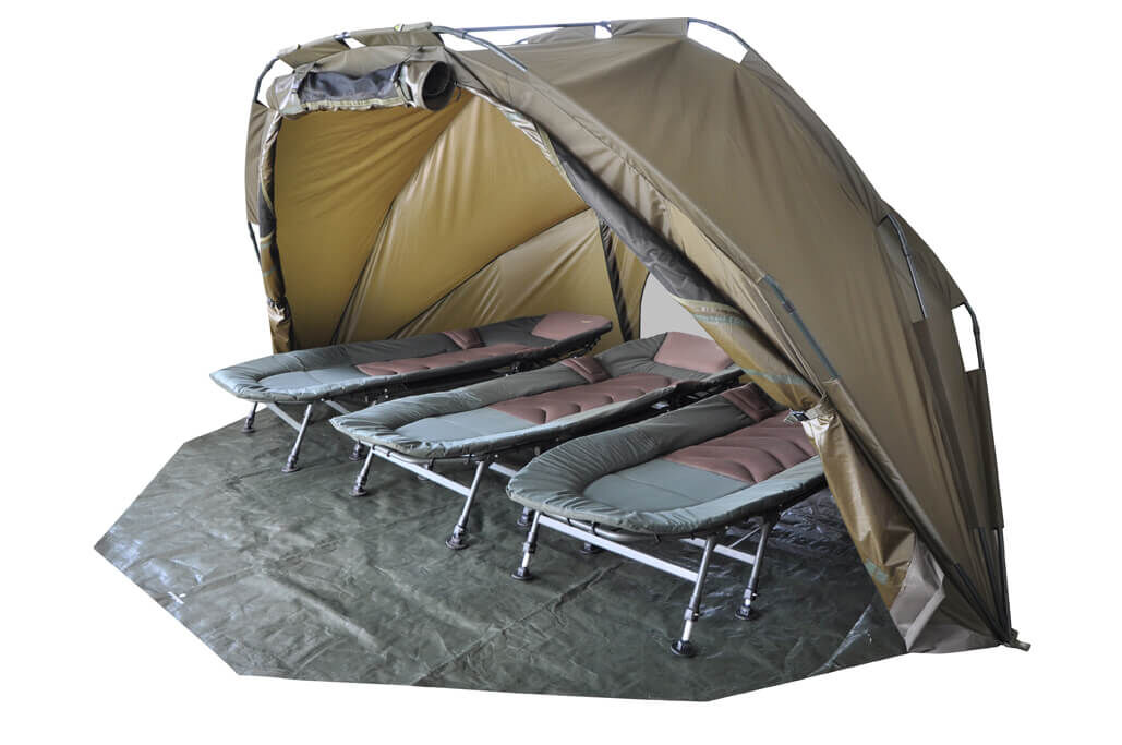 5season-3man-dome Komfortabler Angelunterstand mit Betten für Karpfenangler, ideal für lange Angelausflüge.