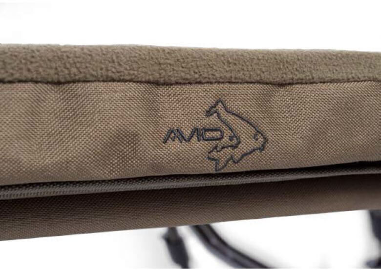 avid_a0440006_6 In den Bezug der Foam Matratze ist ein stylischer Aviv Stitch eingelassen.