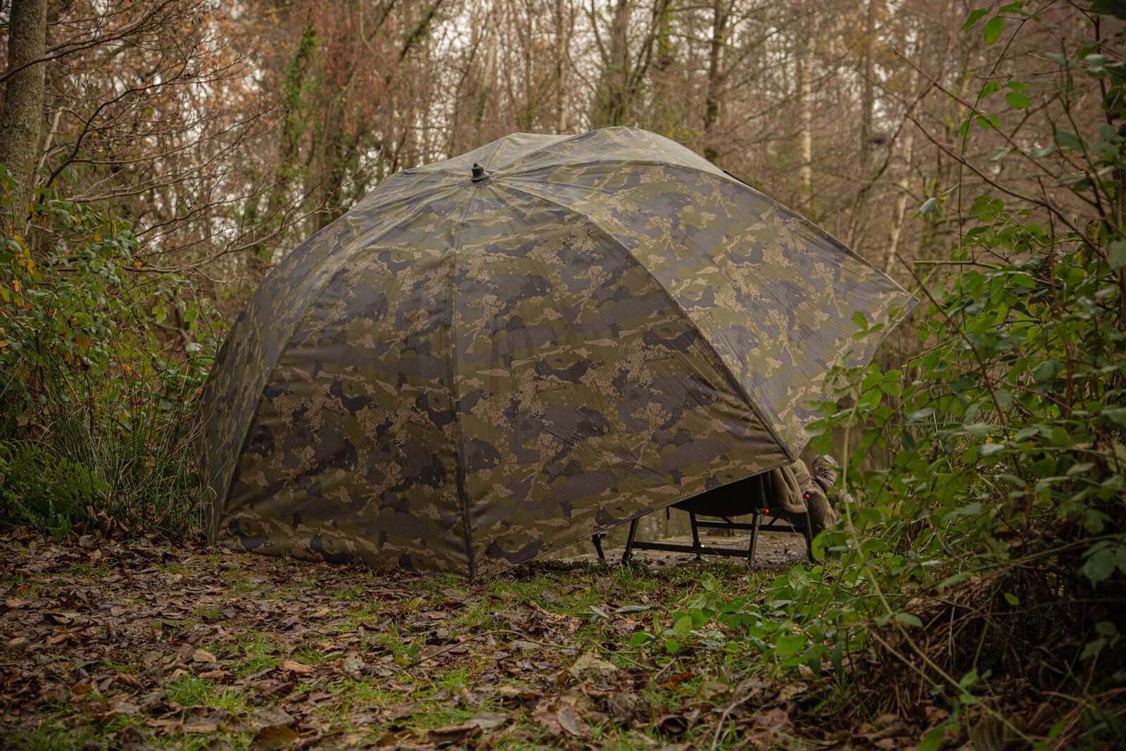 solar-CA21-brolly5 Ein getarnter Angelunterstand, der Karpfenanglern Komfort und Schutz bietet.