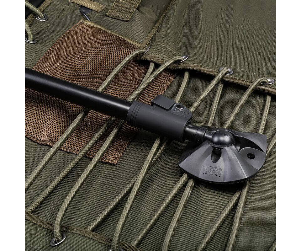 Nash-T9505-4 Der Rückenbereich kann bei Bedarf per Gummis nachgespannt werden.