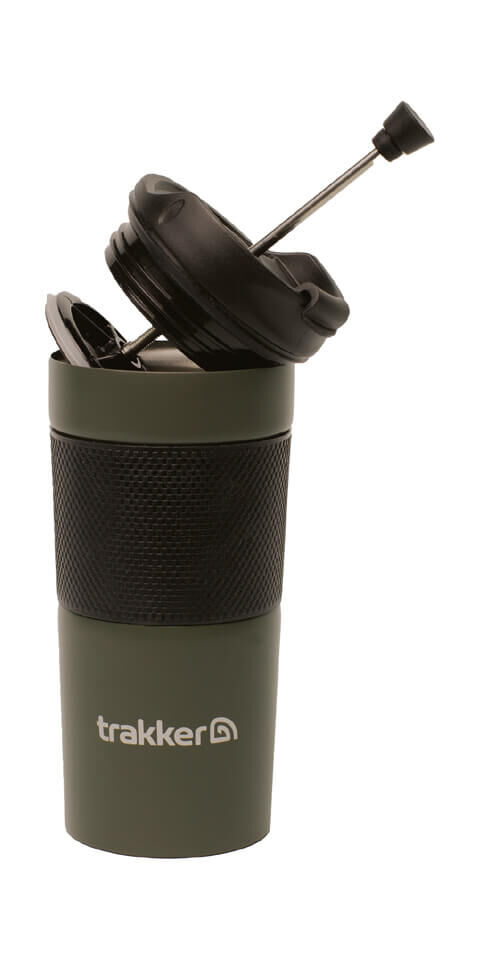 Taza de café Trakker diseñada para pescadores, perfecta para disfrutar de bebidas calientes mientras pesca.