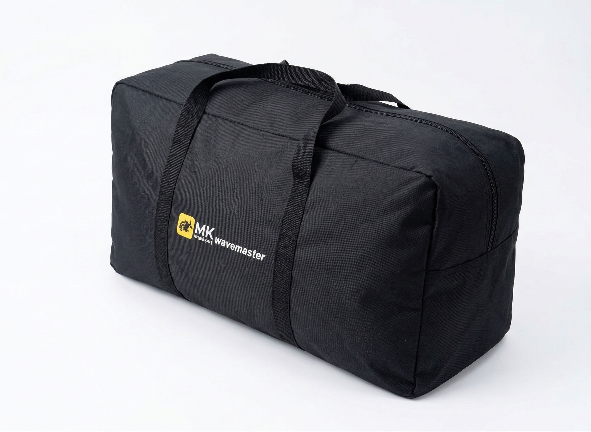 Robuste schwarze Angeltasche zur Aufbewahrung von Angelgerät und Ausrüstung, perfekt für Karpfenangler.