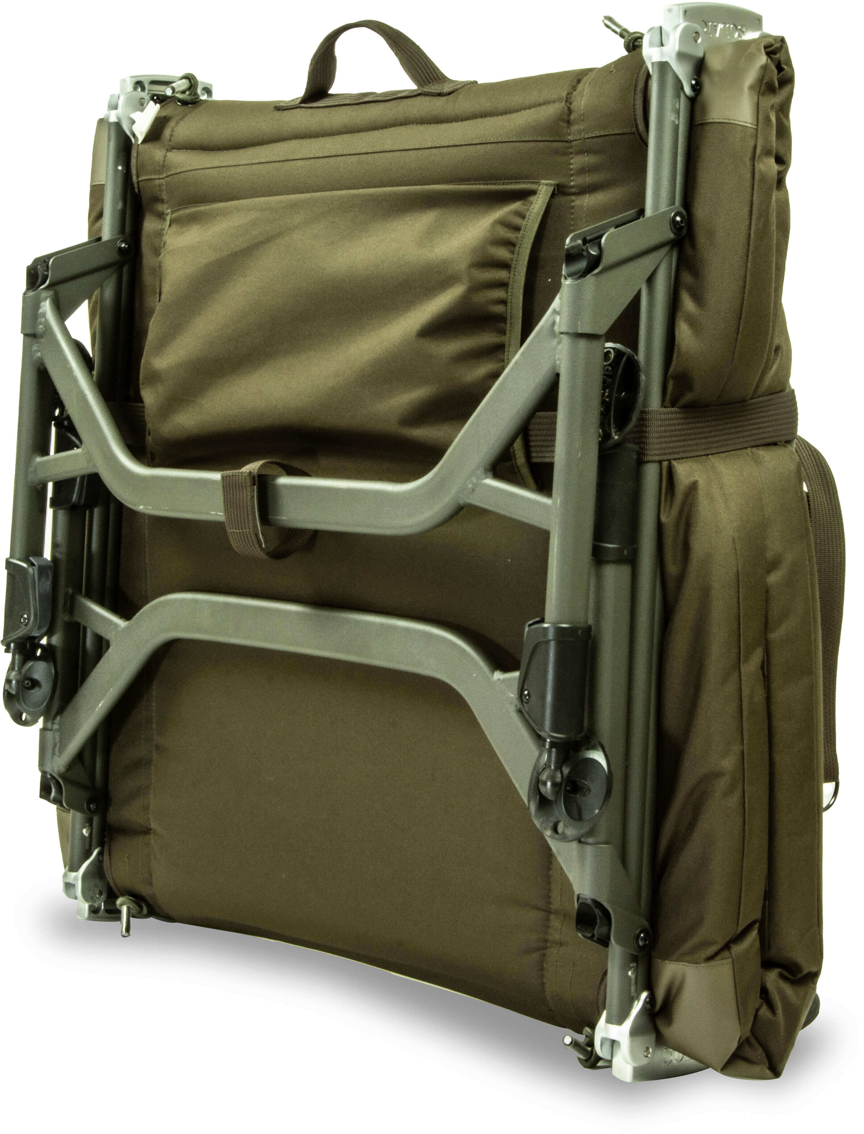 Silla de pesca compacta y resistente, perfecta para cómodas sesiones de pesca de carpas.