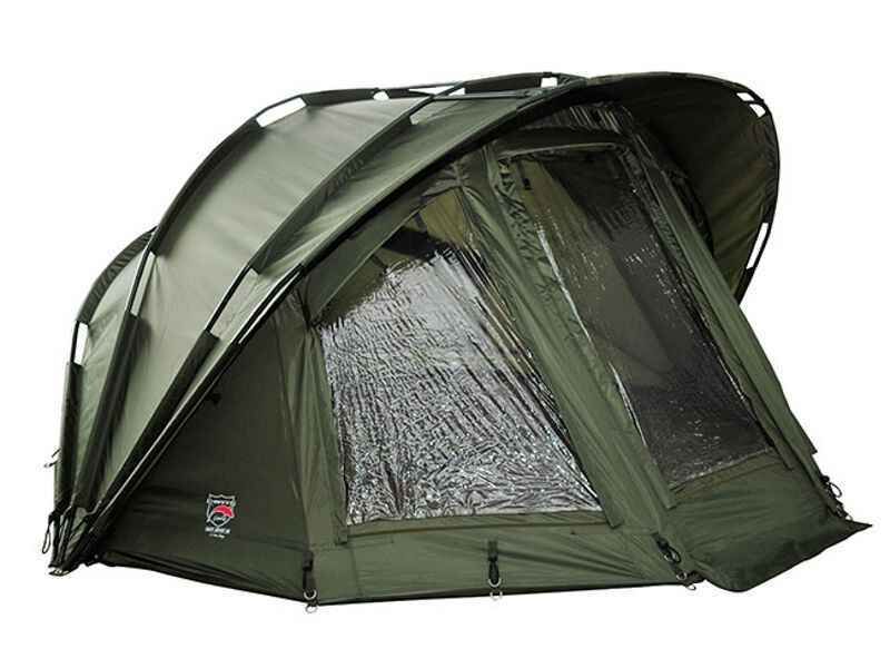 PRO-ZONE-Coach-III-_b2-png Robustes Angelzelt, das Karpfenanglern bei Outdoor-Ausflügen Schutz bietet.
