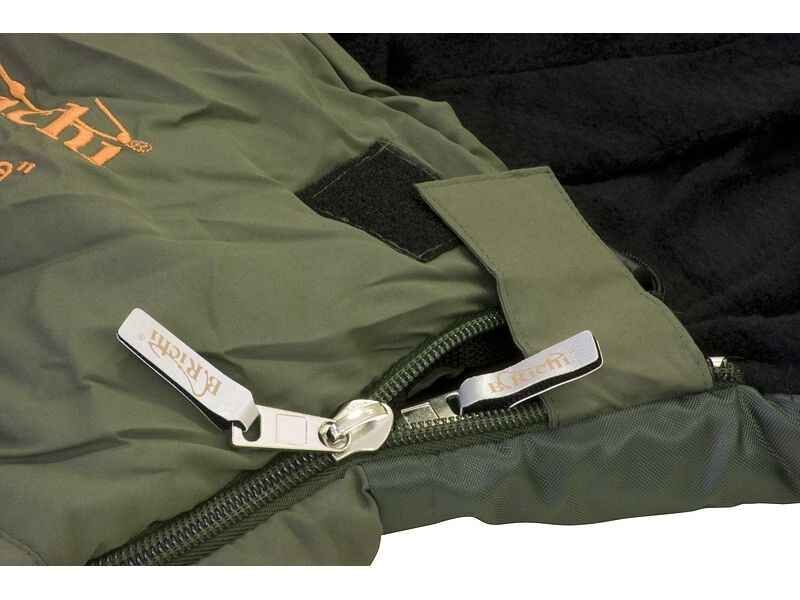 THE-SNOOZE-Multi-Season-XL-NANO-2in1Schlafsack-EXTRA-Breit_b10-png54902b9104ba9 Detailní záběr na kvalitní rybářský spacák na zip pro kapraře.