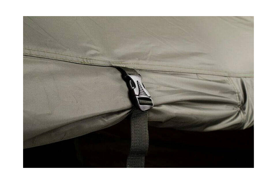 nash-t1200-lifebank-bivvy-5 Der Eingangstür des Küchen-Bivvy ganz ganz leicht hochgerollt und eingeclippt werden.