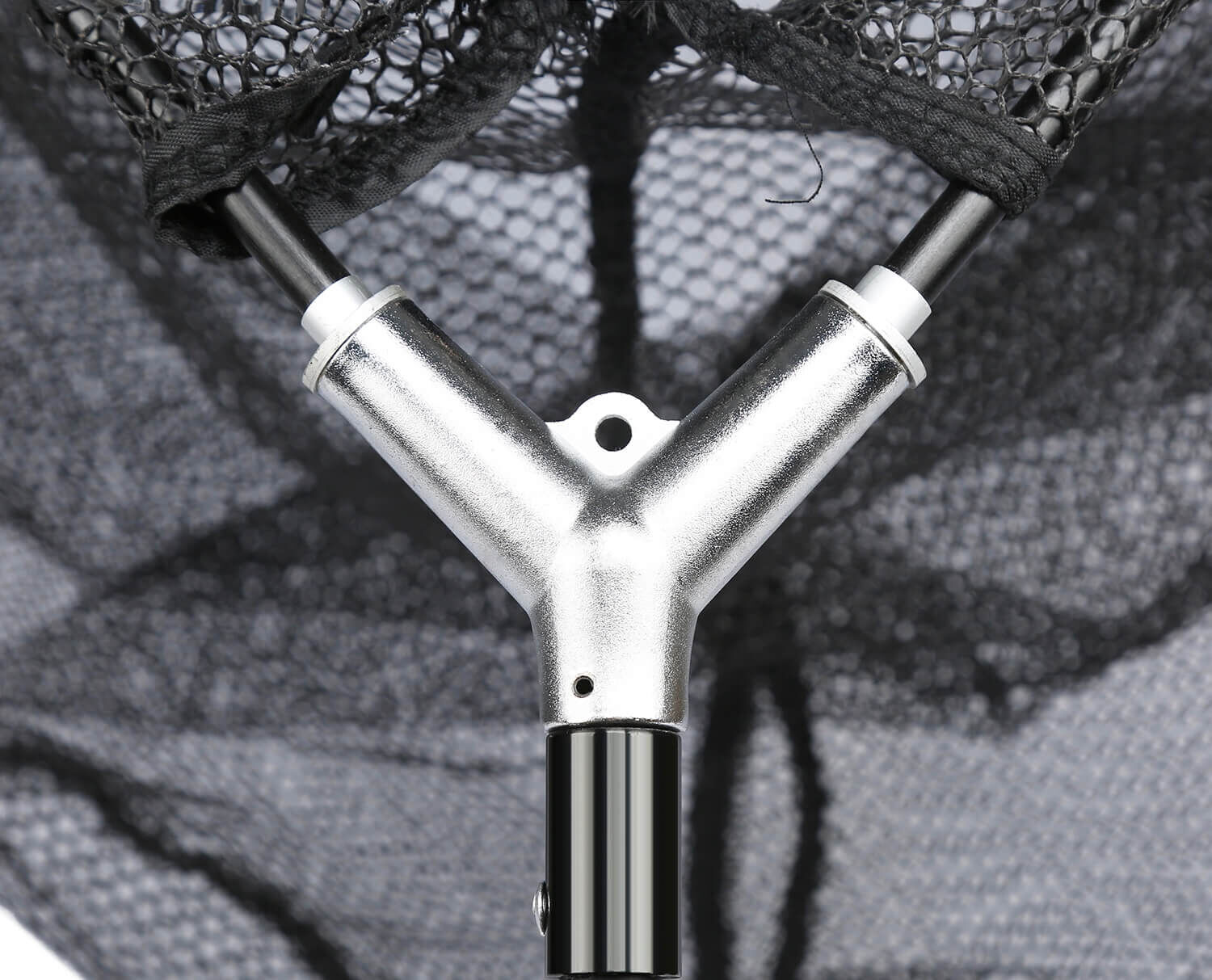 prologic-cruzade-landing-net-5706301571281 Der Kescherkopf ist beschichtet und somit absolut rostfrei,