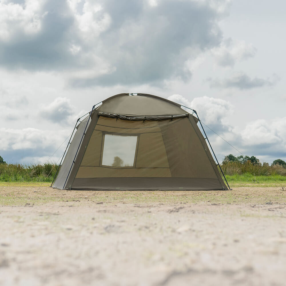 01-A0530015-screenhouse-3d-ls Geräumiges Angelzelt, ideal für Karpfenangler, das Schutz und Komfort im Freien bietet.