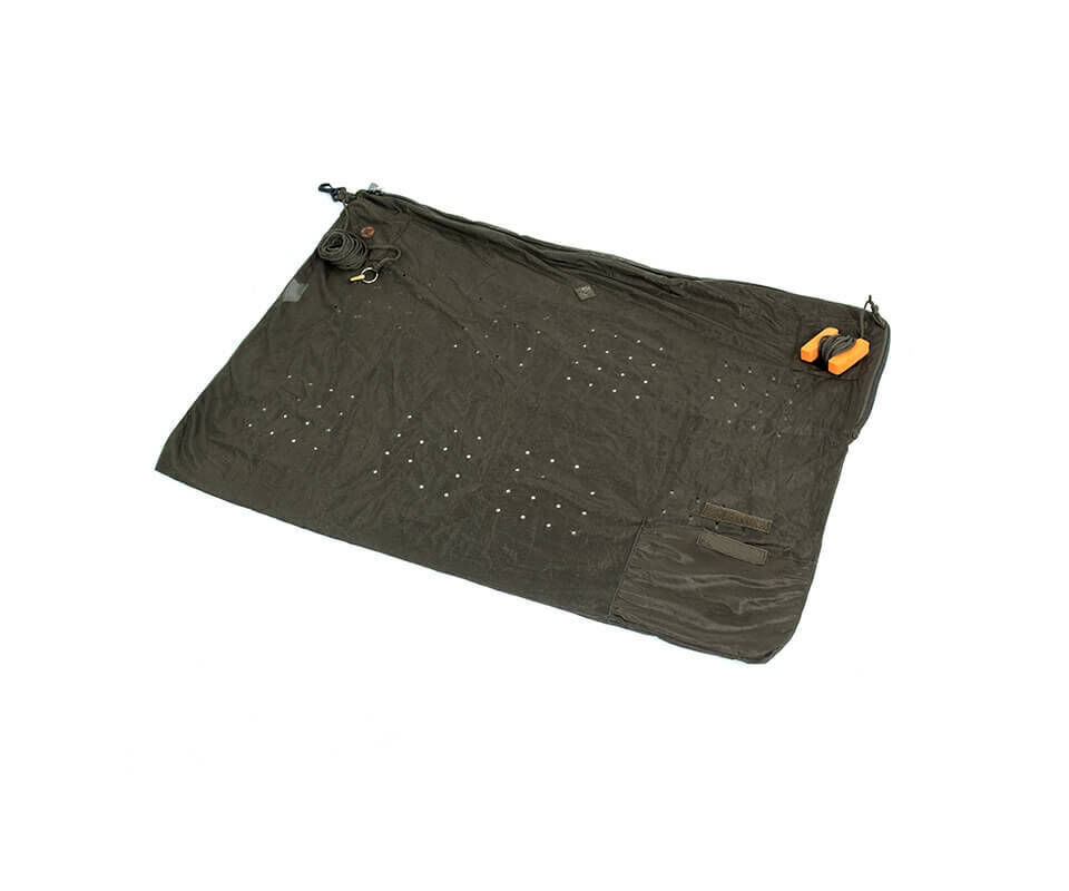nash-t0170-carp-sack Tappetino di slamatura resistente per la pesca alla carpa, che garantisce una manipolazione sicura della preda.