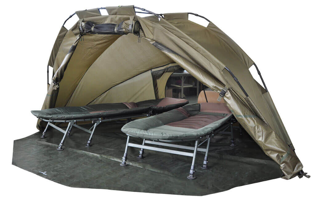 karpfenliegen-im-angelzelt Angelzelt für 3 Personen