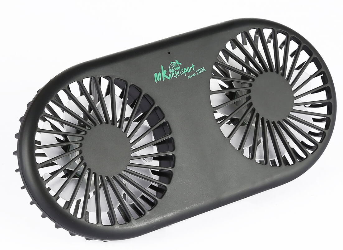 zeltluefter-4 Der Zeltlüfter kann in verschiedenen Winkeln aufgestellt werden.