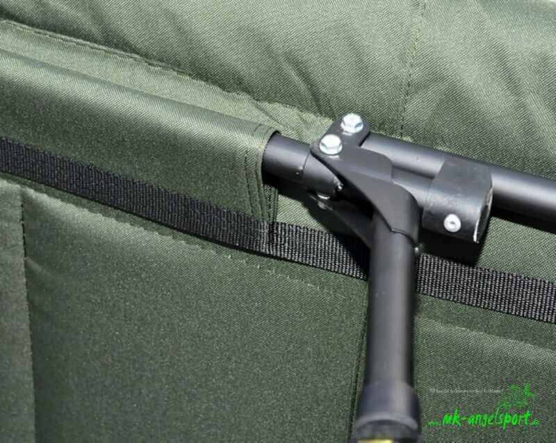HOT-SPOT-Stalker-3-Leg-Bedchair_b5-png Primo piano del telaio di una sedia da pesca resistente, perfetta per il comfort della pesca alla carpa.