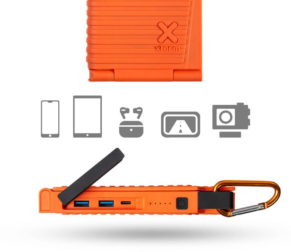 xr105-xtorm-solar-2 Duurzame oranje powerbank voor het opladen van apparaten tijdens het vissen, ideaal voor vissers.