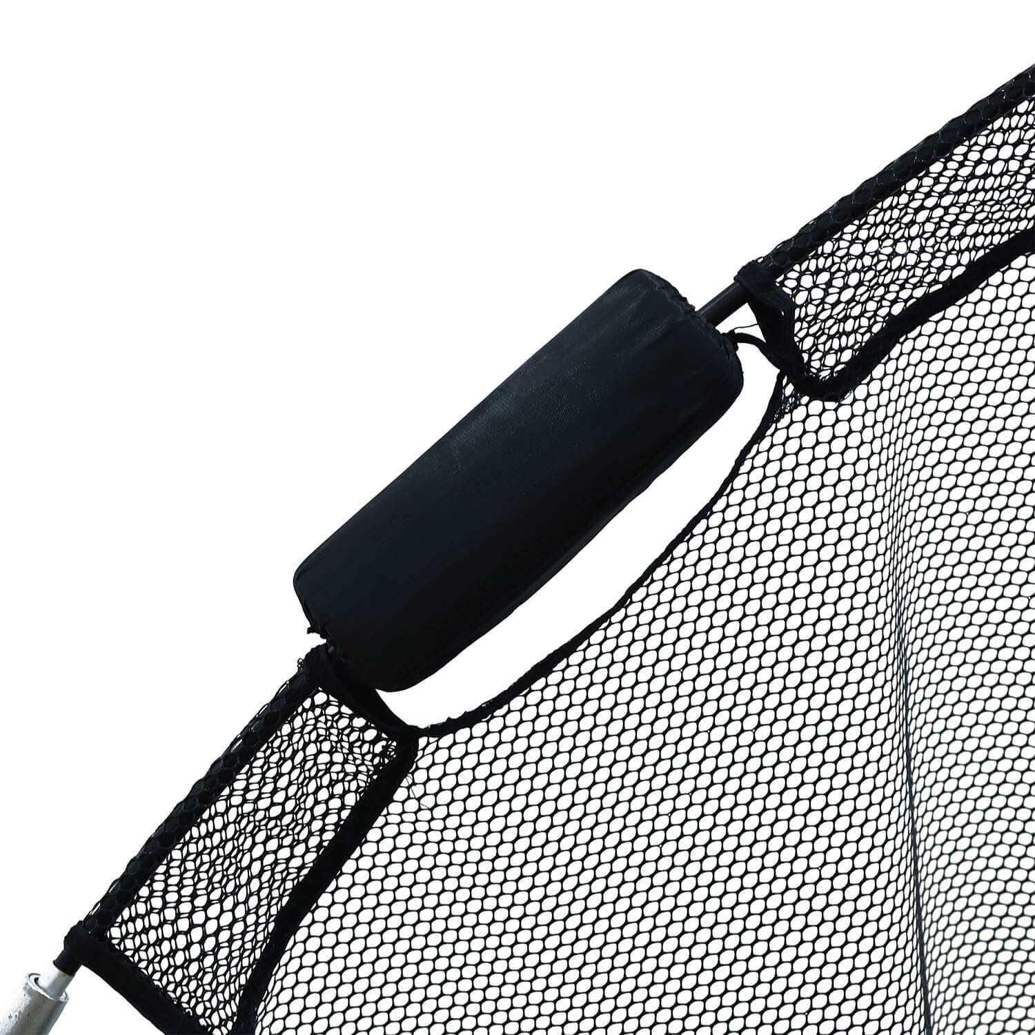 kescher-gumminetz-auftriebskoerper Primer plano de una red de pesca duradera diseñada para pescadores de carpas, con un mango resistente.