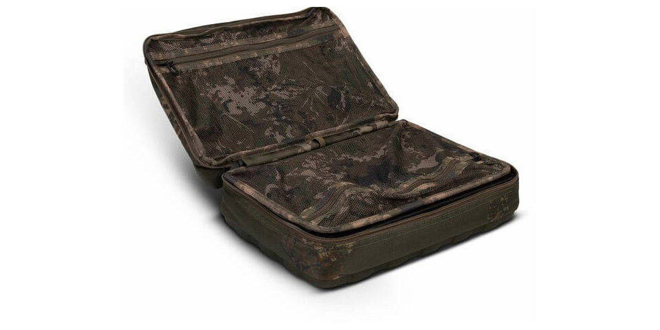 nash-T3640-2 Duurzame camouflagetas voor karpervissen, perfect voor het organiseren van uitrusting en accessoires.