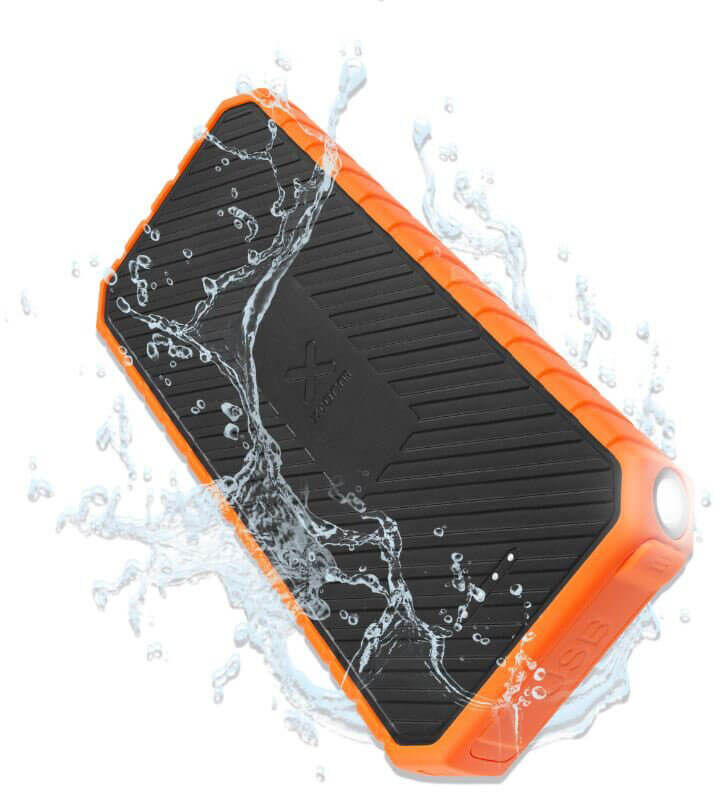 xtorm-xr102-3 Die Xtorm Rugged Power Bank ist wasserdicht.