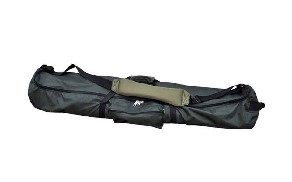 Angeltasche-Carry-All-Allround_1-png Duurzame hengeltas, perfect voor karpervissers, die een veilig transport van materiaal garandeert.