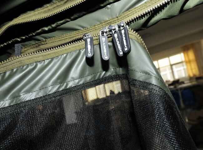471_10 Das Ehmanns Brolly besitzt insg. 4 Rundum Zipper mit welcher die Eingangstür nach belieben geöffnet werden kann.